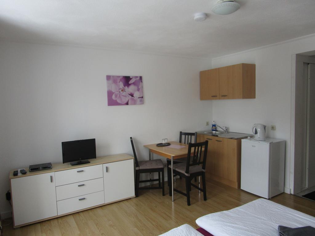 Greizer Kammhuette Gaststaette & Pension Klingenthal Luaran gambar
