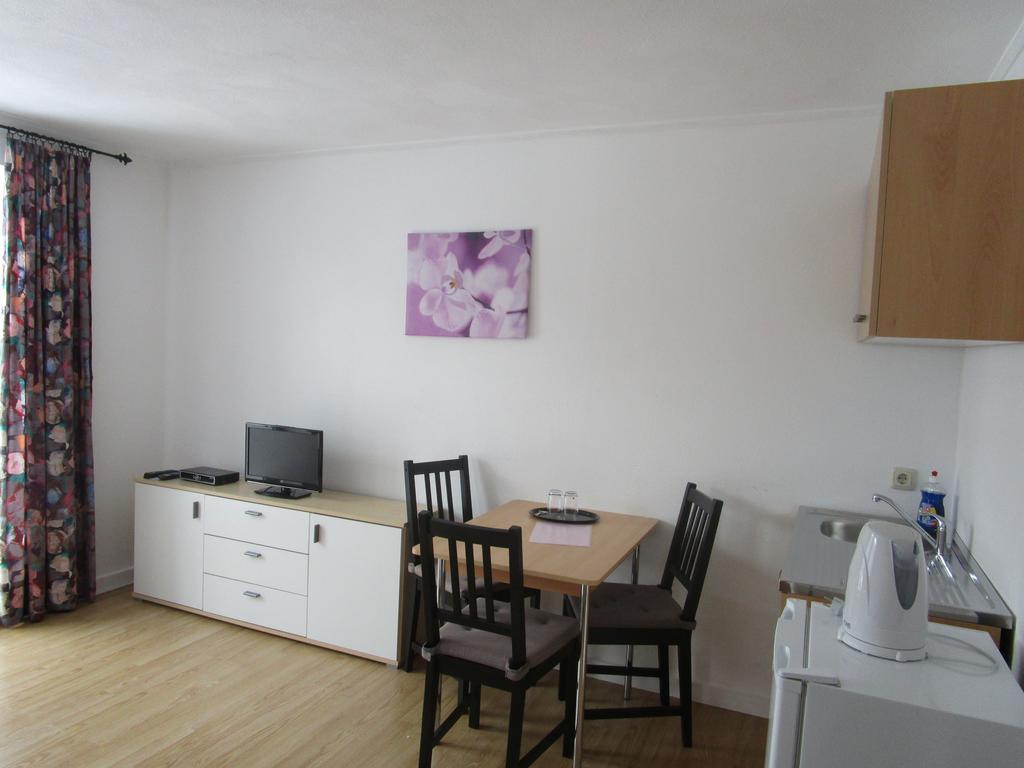 Greizer Kammhuette Gaststaette & Pension Klingenthal Luaran gambar